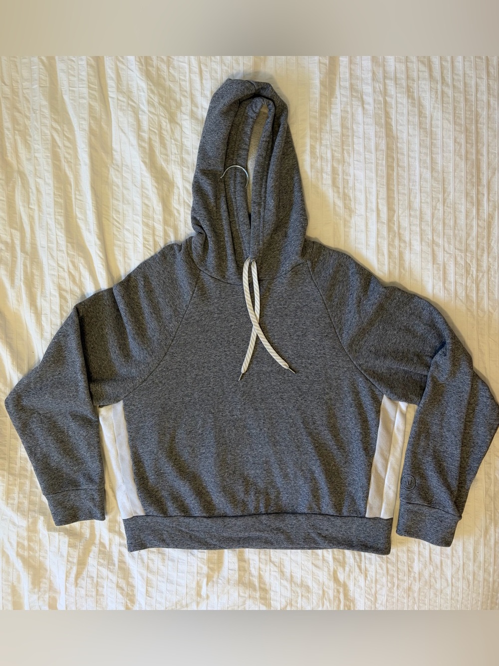 VUORI- Women's Colorblock Hoodie, size small